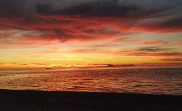 Il tramonto sulle Eolie
